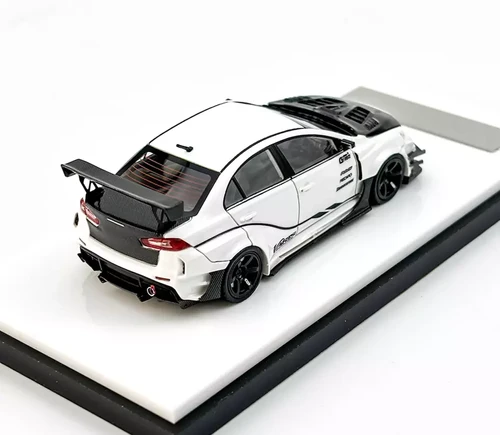 魅了 EVO LANCER MITSUBISHI X RESIN SCALE 1/64 CARBON WHITE VARIS ミニカー