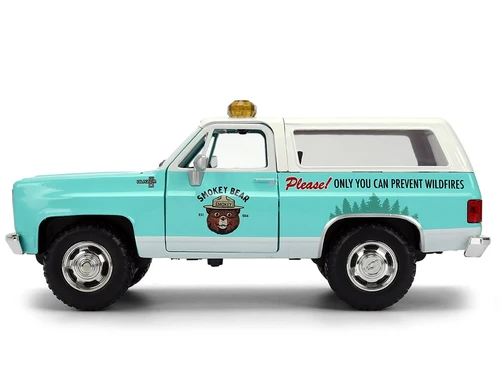 1980 CHEVROLET BLAZER & SMOKEY BEAR DIECAST FIGURE 1/24 MODEL BY