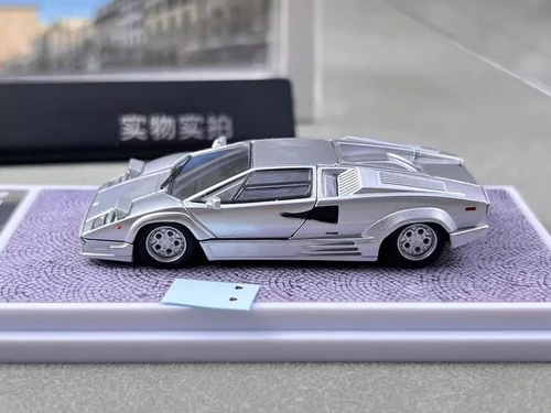 LAMBORGHINI COUNTACH SILVER WORKING POP UP LIGHT 1/64 CAR BY