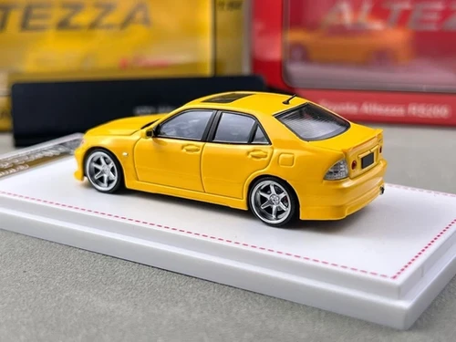 TOYOTA ALTEZZA RS200 YELLOW HOOD OPENS 1/64 DIECAST CAR BY MODEL 1