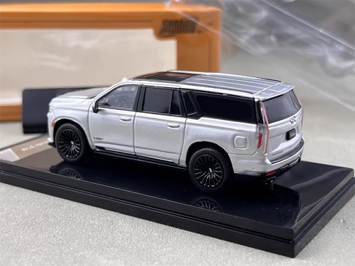 CADILLAC ESCALADE V ESV SUV SILVER 1/64 DIECAST CAR BY SHADOW PRO
