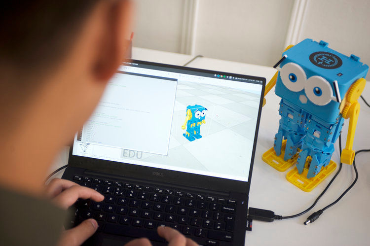 Thumbnail: Marty the Robot Kit : build your robot kit