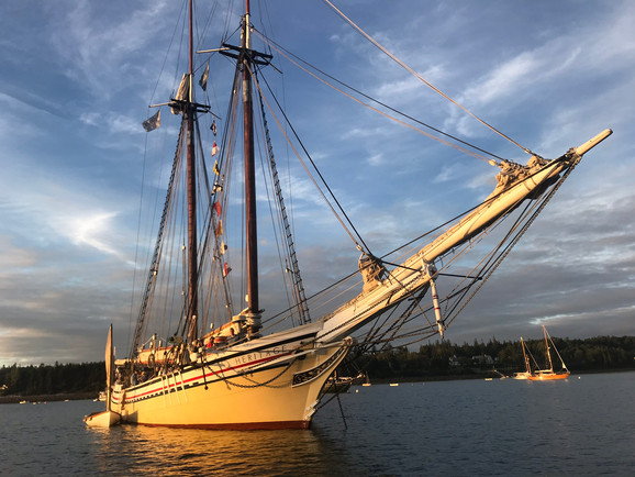 Schooner HERITAGE