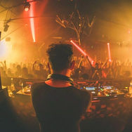 Why is Techno Music gaining prominence amongst young Men