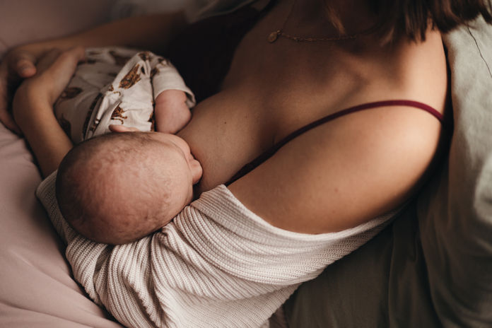 Baby Neugeborenen Wochenbett Fotografie in Wien und Niederösterreich - newborn baby postpartum photography in vienna and lower austria 