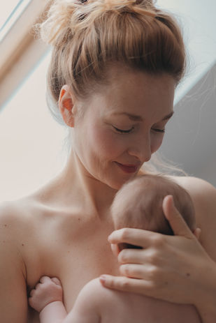 Baby Neugeborenen Wochenbett Fotografie in Wien und Niederösterreich - newborn baby postpartum photography in vienna and lower austria