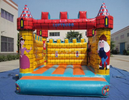 bouncer AQ575 4x4m.jpg