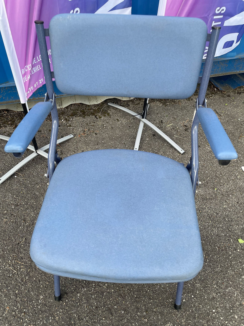 Miniature : Chaise percée fixe avec seau amovible