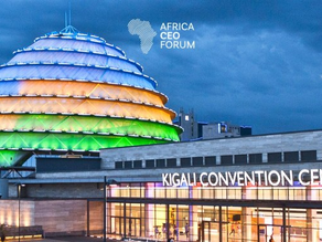 Le Rwanda offre une image d'efficacité que l'Afrique veut projeter vers l'extérieur. C'est aussi une façon de se démarquer des sommets tenus dans les capitales occidentales (Davos, le G7) en affirmant que la pensée économique africaine se construit désormais à Kigali, à Abidjan, à Lagos.