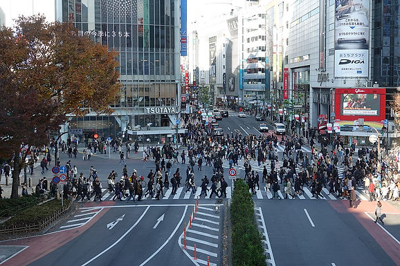 Shibuya_Crossing,_Tokyo;_December_2017.jpg