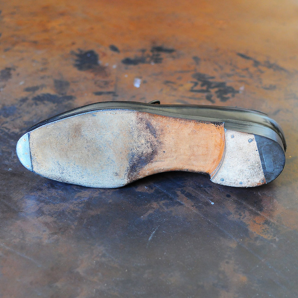 Thumbnail: Mocassin Foster & Son noir BESPOKE semelle avec fers encastrés