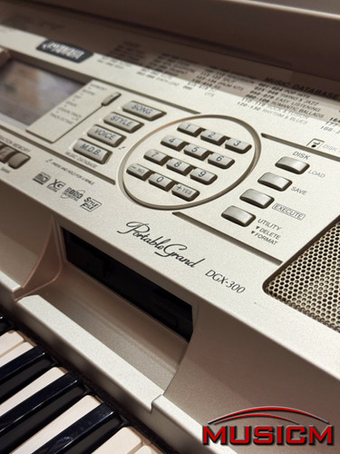 YAMAHA キーボード　DGX300 ジャンク品 本日限定特価】 YAMAHA DGX-300 ポータブルグランド キーボード｜Yahoo