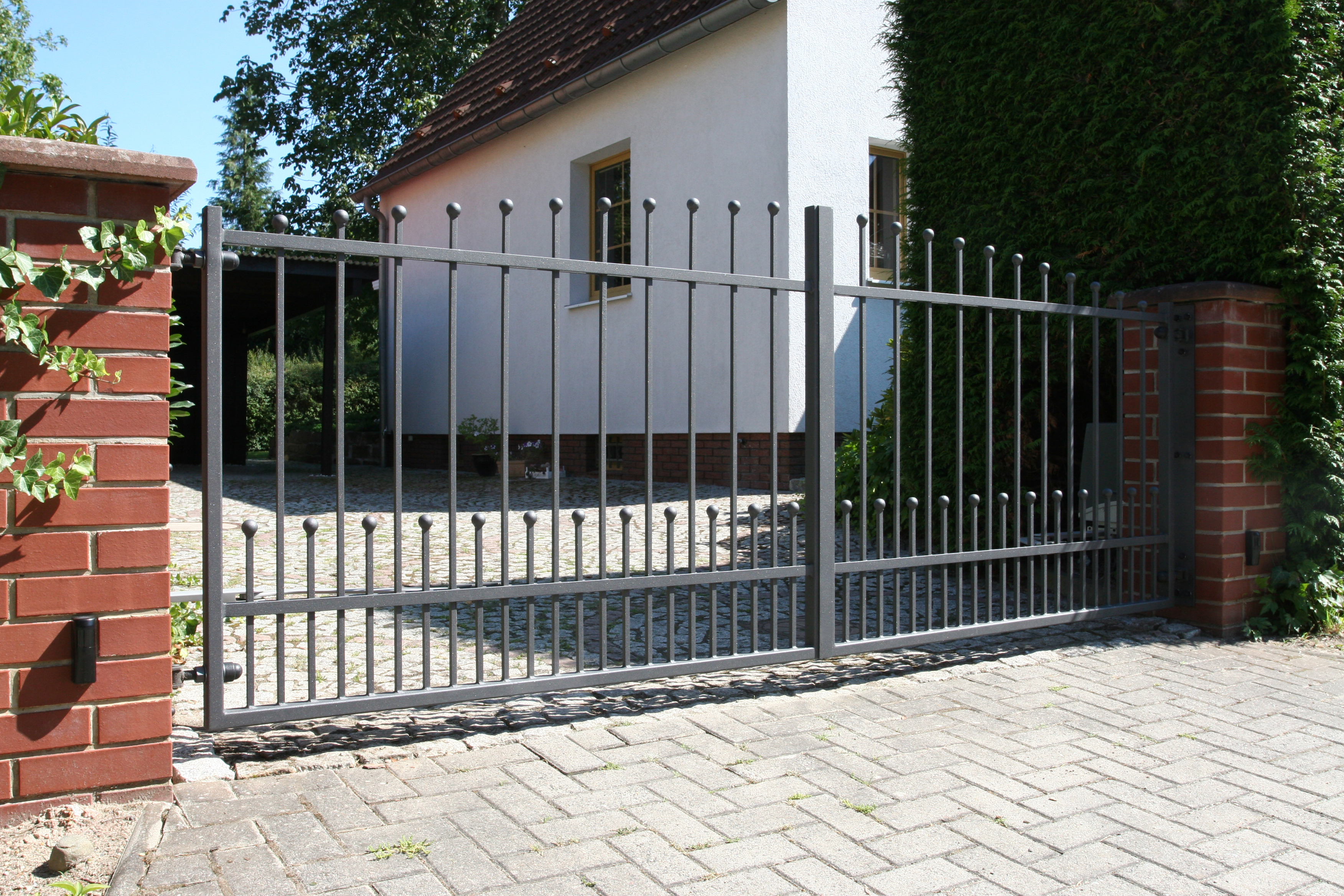 FZ.E.3 Drehflügeltor mit Kugeln