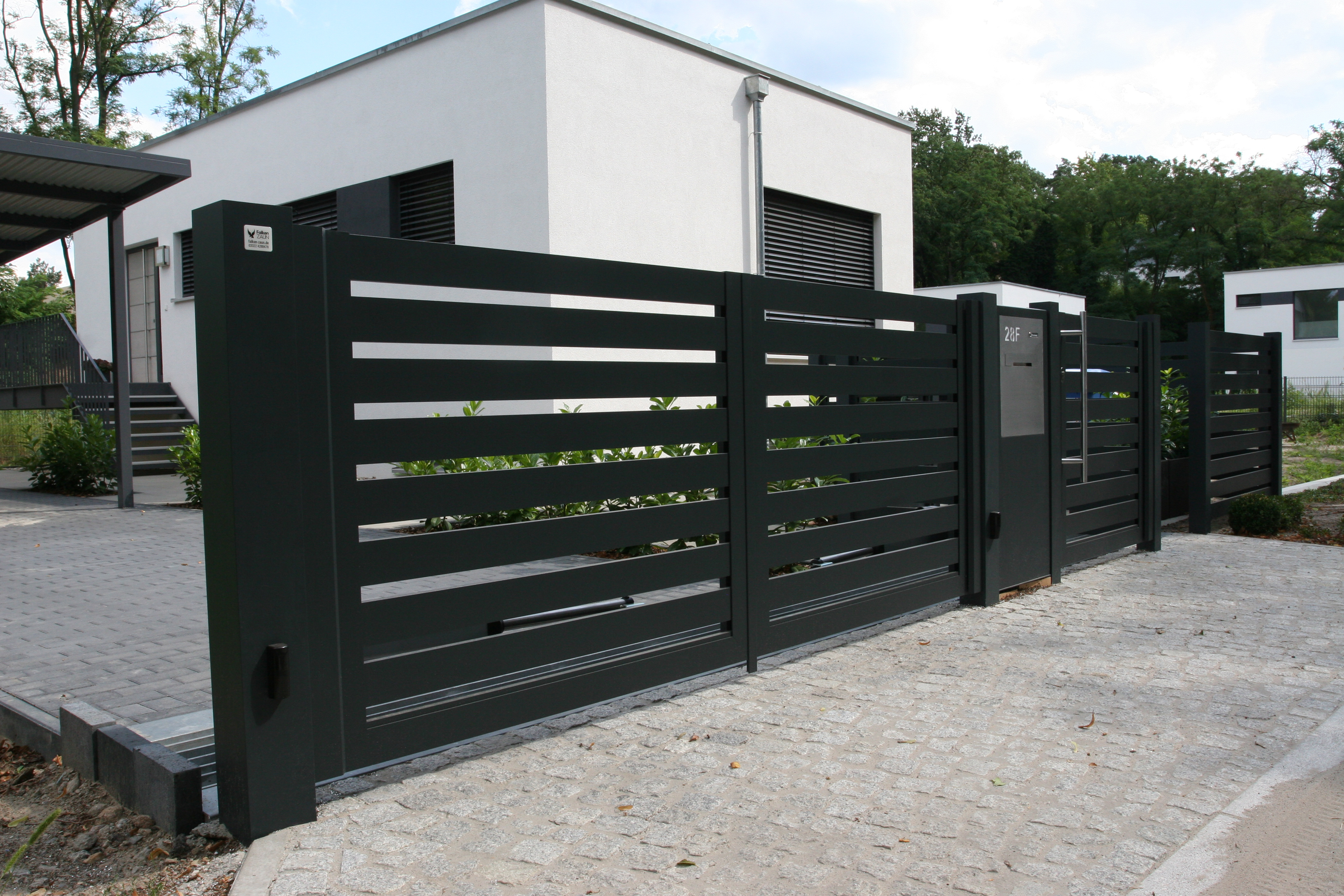 FZ.A.5 Drehtor aus Aluminium