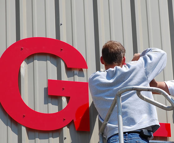 Sign Installing