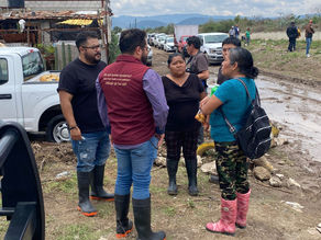 Despacho del Gobernador y Servidores del Pueblo colaboran en acciones de limpieza en Los Tuzos