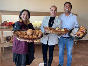 Impulsan turismo en Zapotlán de Juárez La secretaria de Turismo del estado, Elizabeth Quintanar Gómez, y la alcaldesa de Zapotlán de Juárez, Cynthia Arellano Martínez y, realizaron una gira de traba