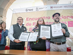 Entrega Cultura aparato que permite leer en tiempo real a personas ciegas en Tepeji