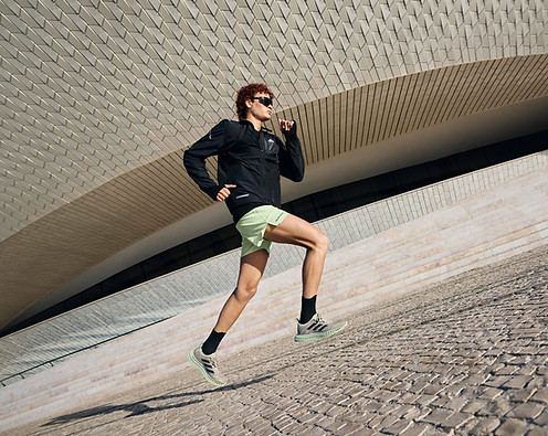 SS24_CCM_RUNNING_4DFWD_MALE_HERO_Q1_03 (1).jpg