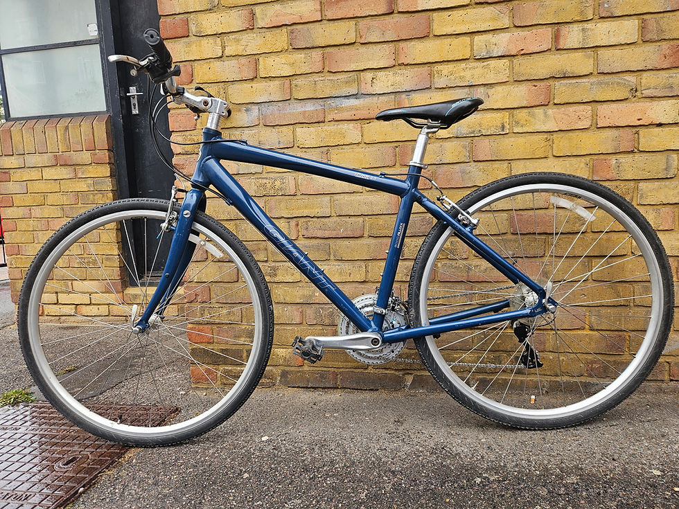Thumbnail: Giant CRS 2.5 Hybrid Bike Reconditioned City Bike