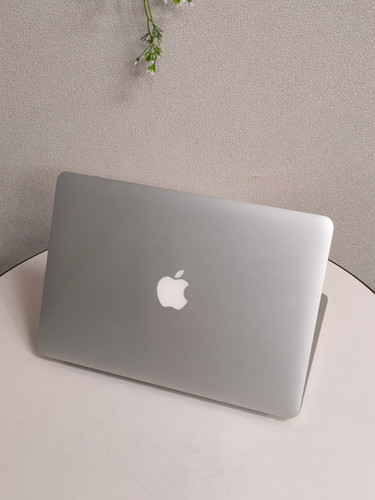 Macbook AIr 2013 | AAJ Japan