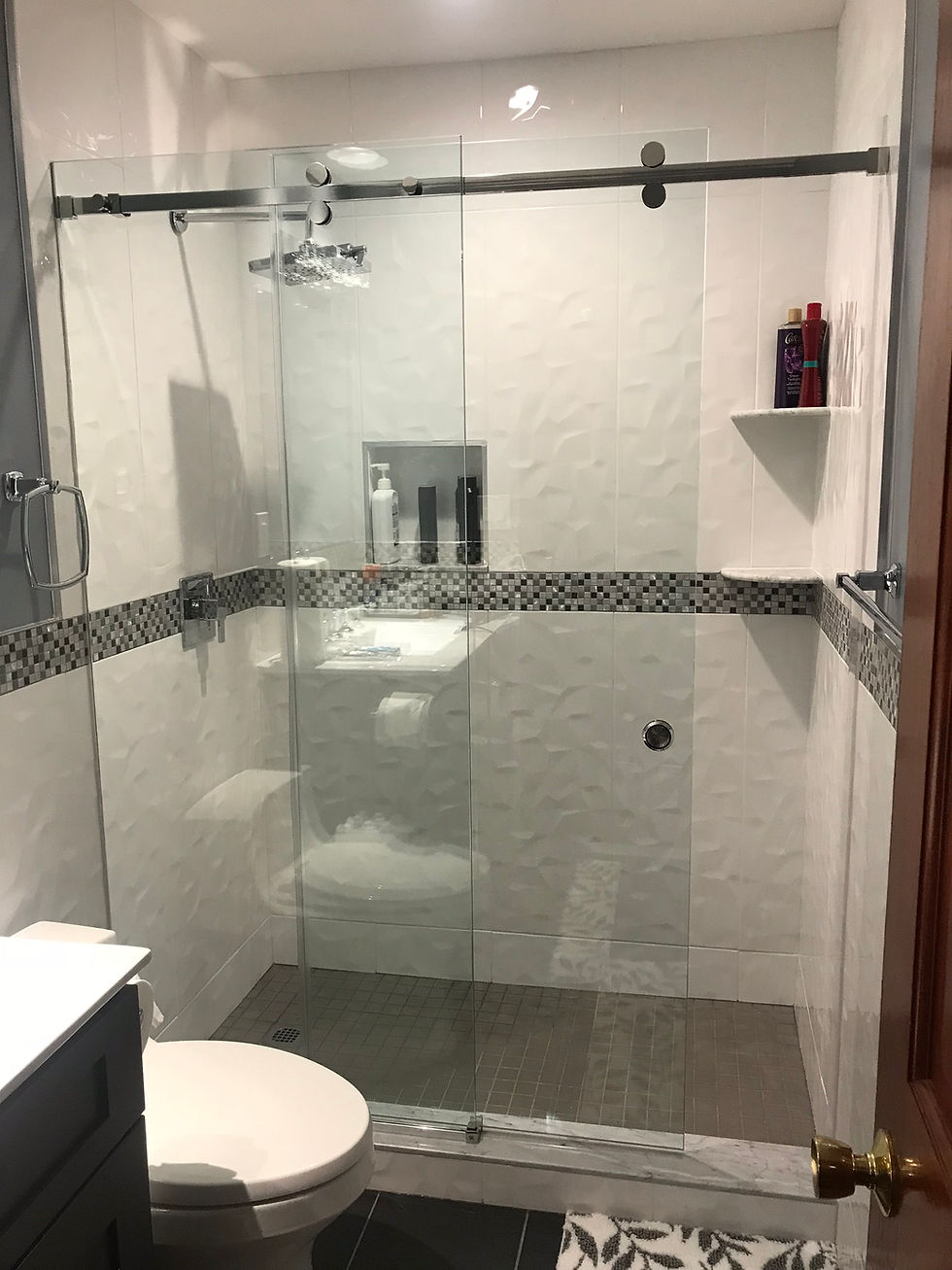 Sliding shower door