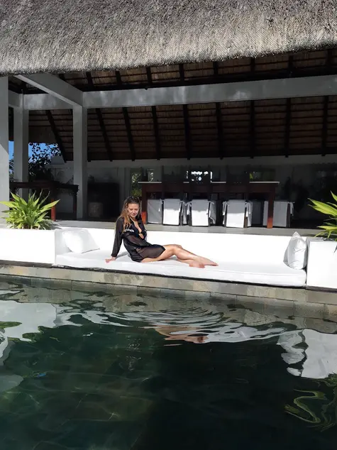 VIDEO: PARADISSTRANDE, VILDE DELFINER OG ROOM TOUR MAURITIUS