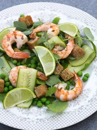 HEALTHY THURSDAY //  SALAD WITH GRILLED PRAWNS