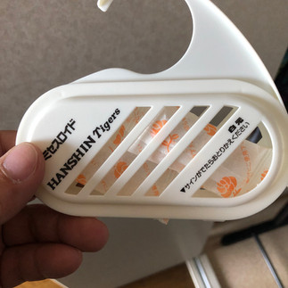 防虫剤をミセスロイドのケースに入れた写真