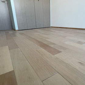 無塗装の無垢材でのリフォームです