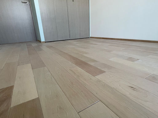 無塗装の無垢材でのリフォームです