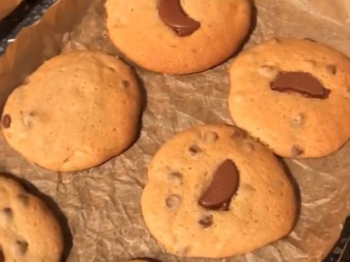 Simple Chocolate Chip Cookies