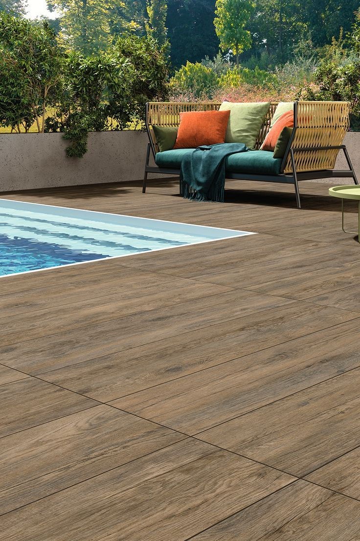 Contour de piscine