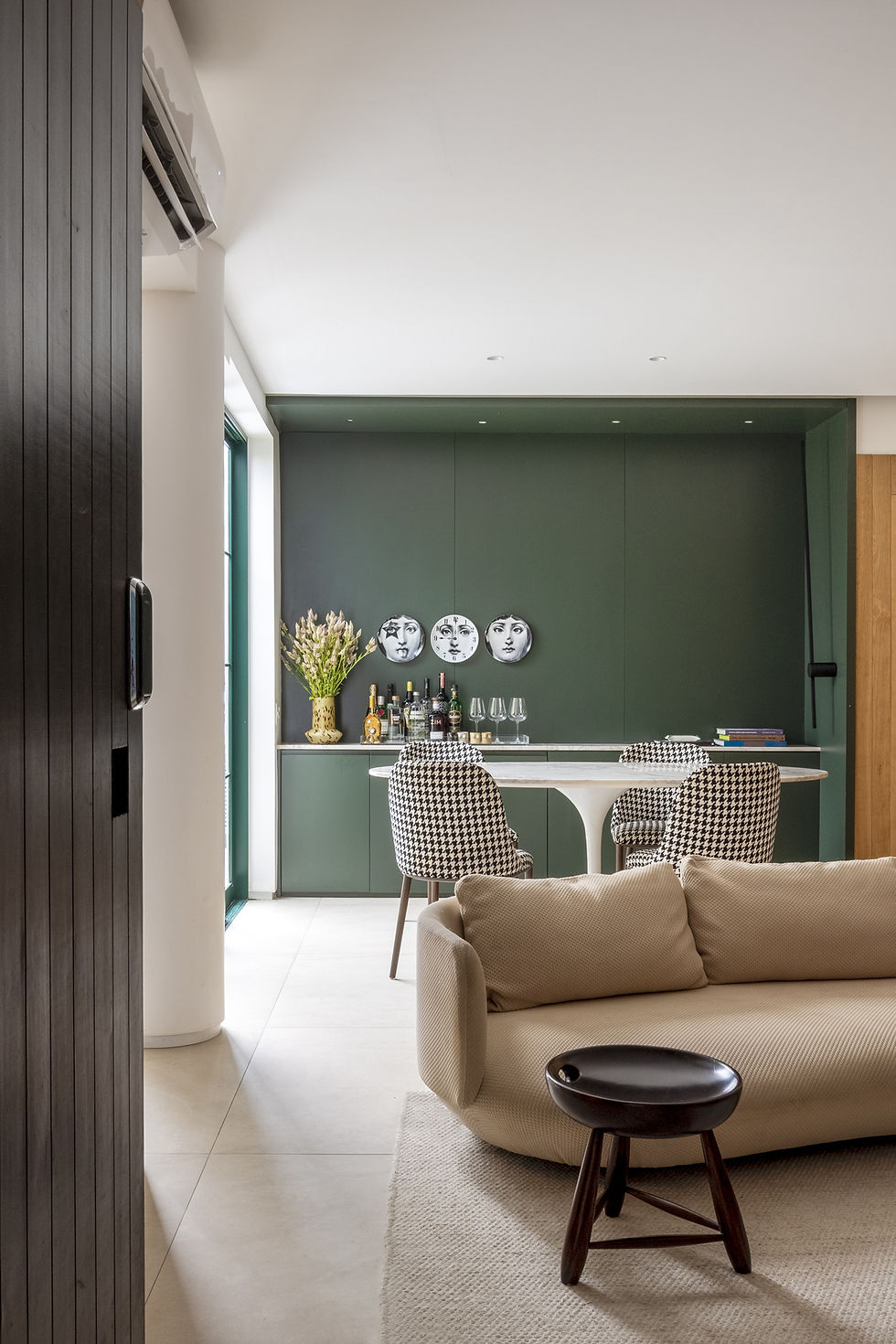 De refúgio a lar definitivo