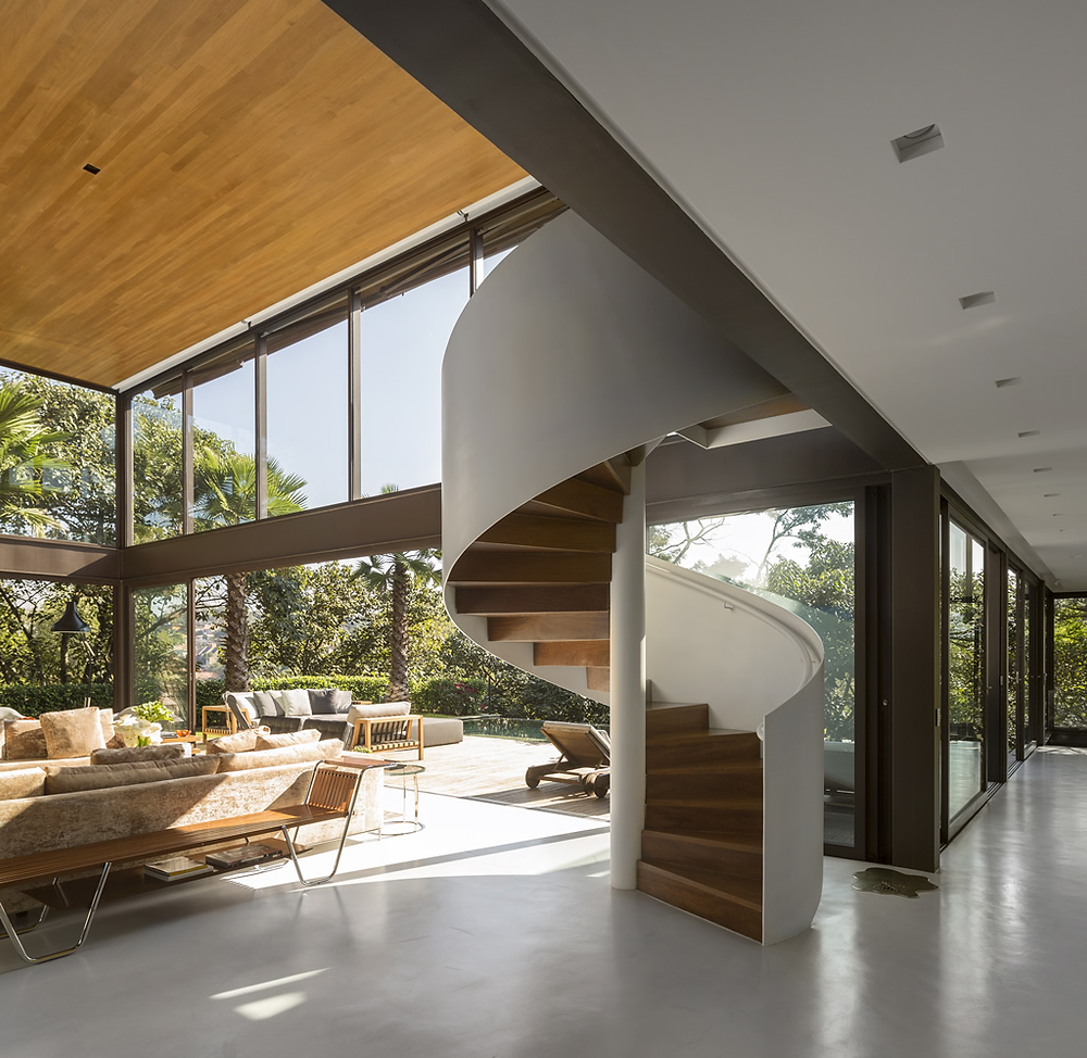 Escadas em destaque: quando a função se transforma em design