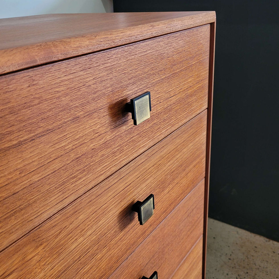 Miniature : Armoire en Teck.