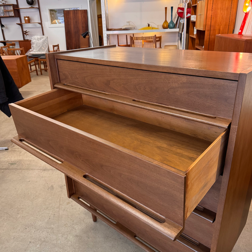 Commode en noyer