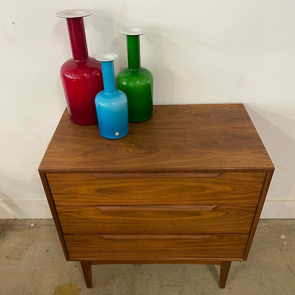 Miniature : Commode en noyer