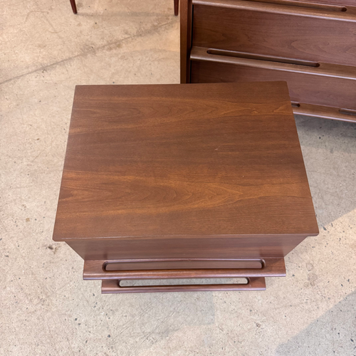 Tables de chevet en noyer