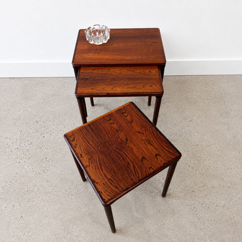 Table gigognes en bois de rose