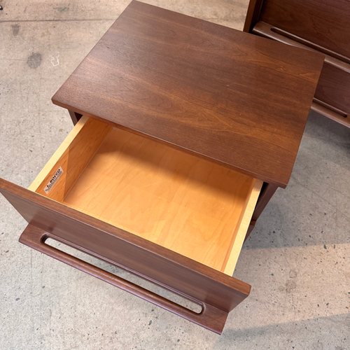 Tables de chevet en noyer
