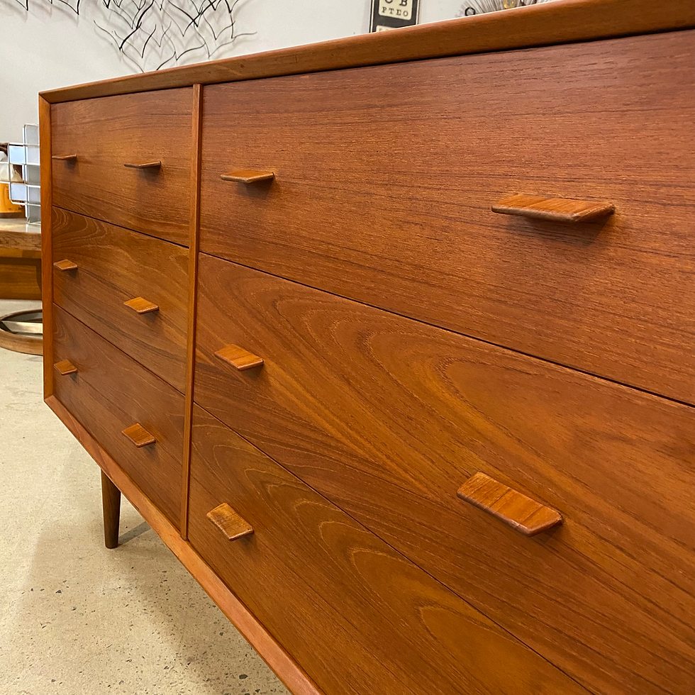 Miniature : Commode en teck