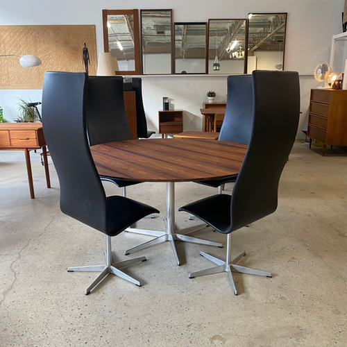 Table Arne Jacobsen