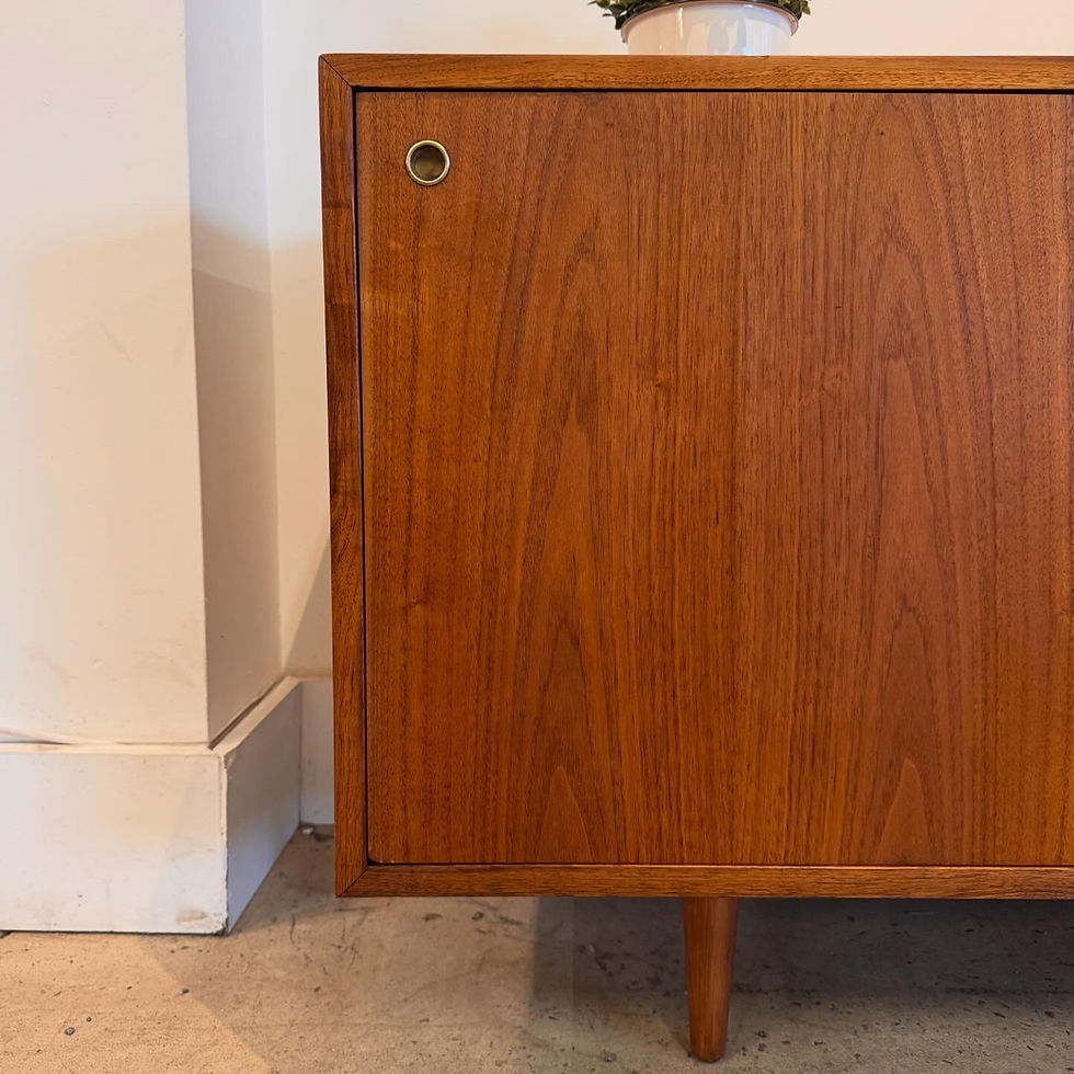 Miniature : Buffet en noyer