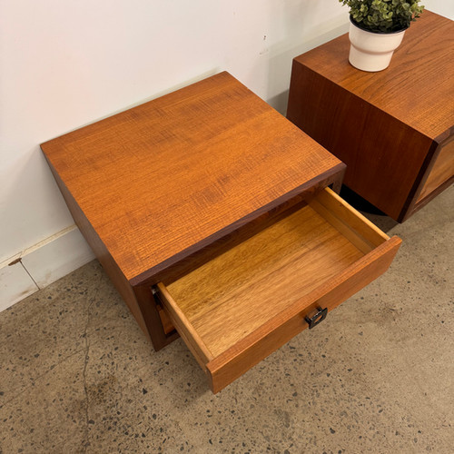 Tables de chevet en teck