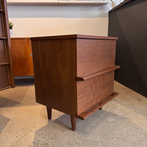 Tables de chevet en noyer