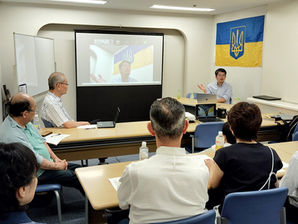 8月16日講演会と総会を開催しました。報告1