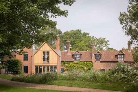 COACH HOUSE