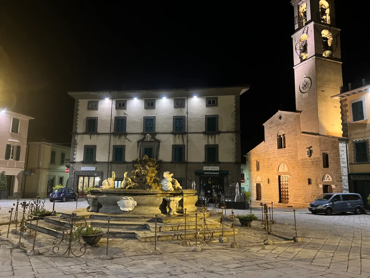 Fivizzano — der Platz am Abend
