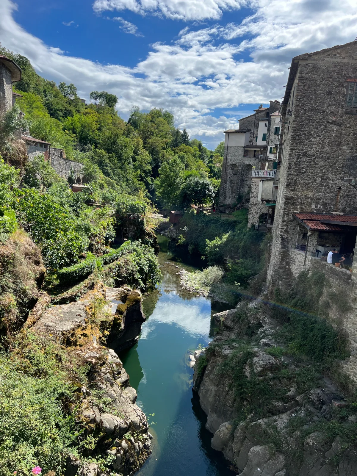 Bagnone — der Bach zwischen den Häusern